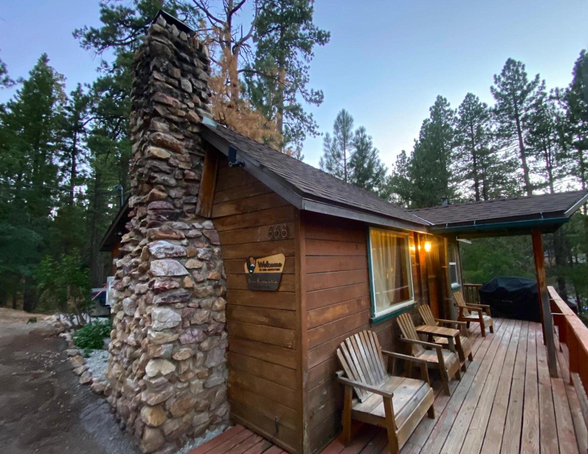Snow Bunny Lodge - Perfect Big Bear Getaway! Deck With A New Hot Tub And Charcoal Barbecue! Big Bear Lake Dış mekan fotoğraf