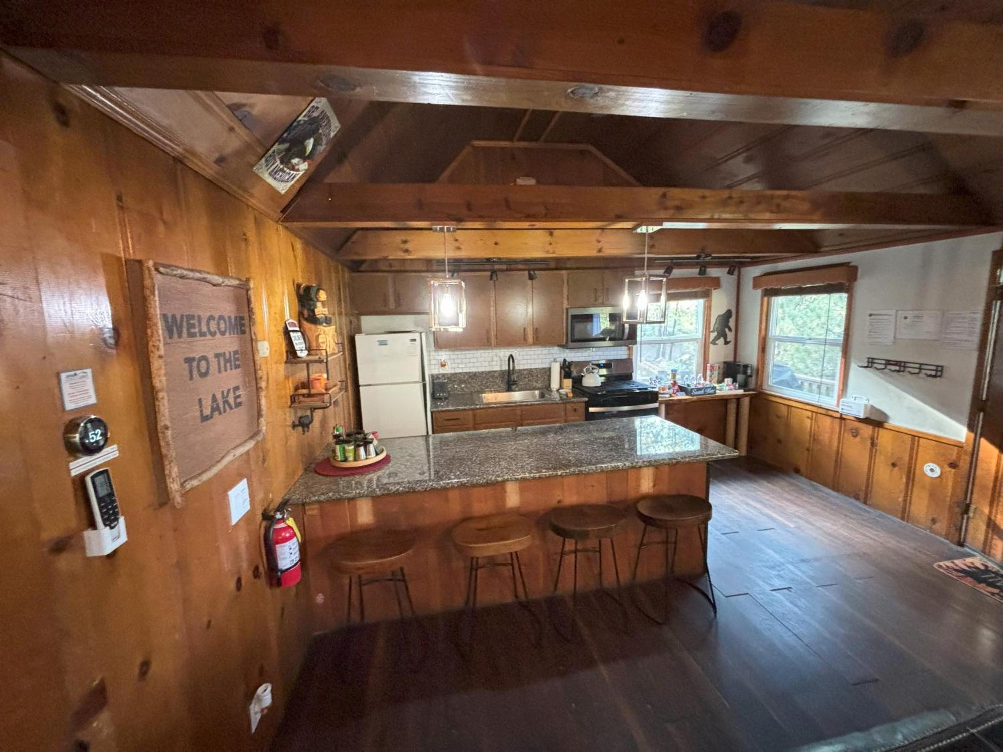 Snow Bunny Lodge - Perfect Big Bear Getaway! Deck With A New Hot Tub And Charcoal Barbecue! Big Bear Lake Dış mekan fotoğraf