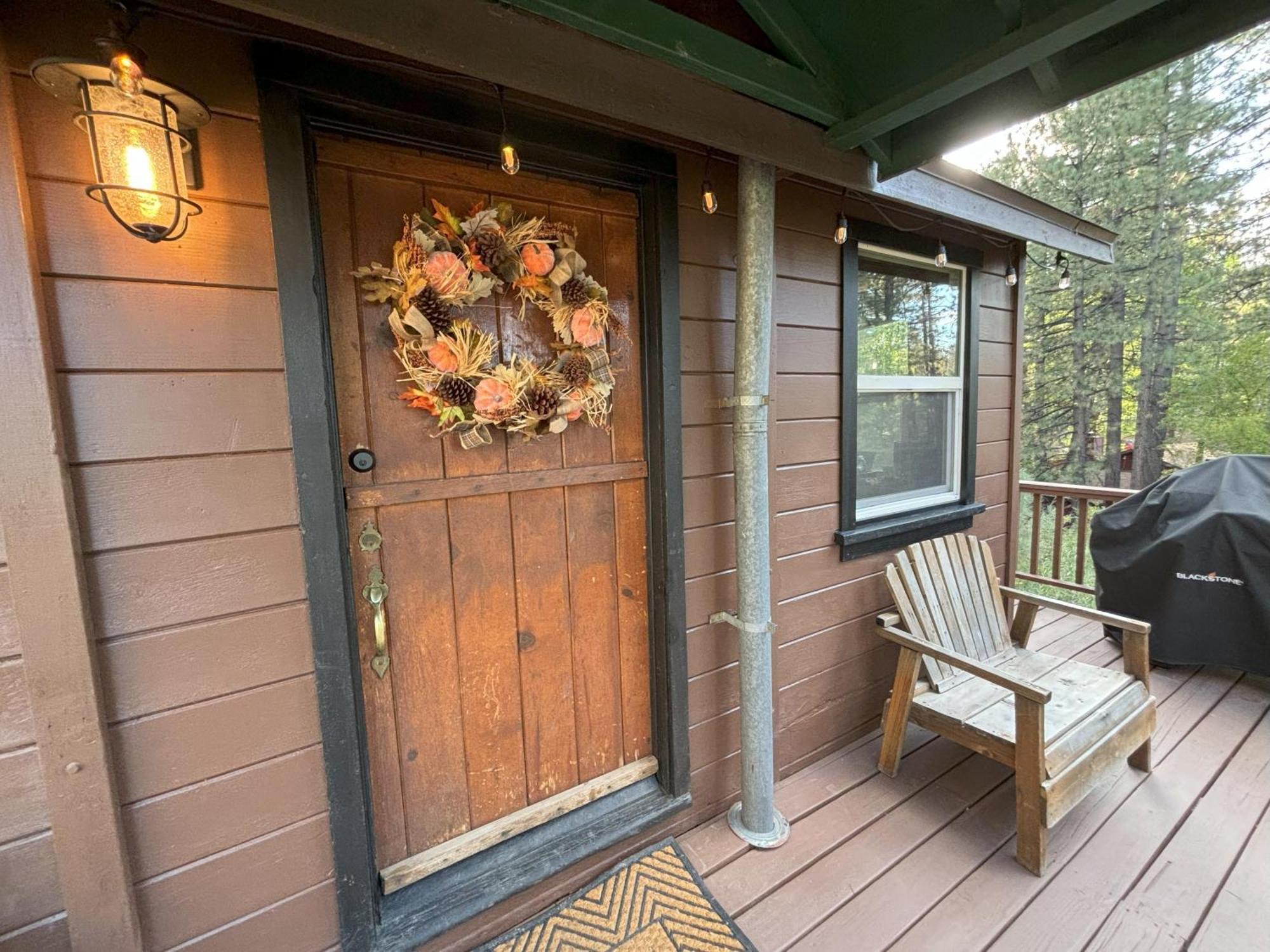 Snow Bunny Lodge - Perfect Big Bear Getaway! Deck With A New Hot Tub And Charcoal Barbecue! Big Bear Lake Dış mekan fotoğraf